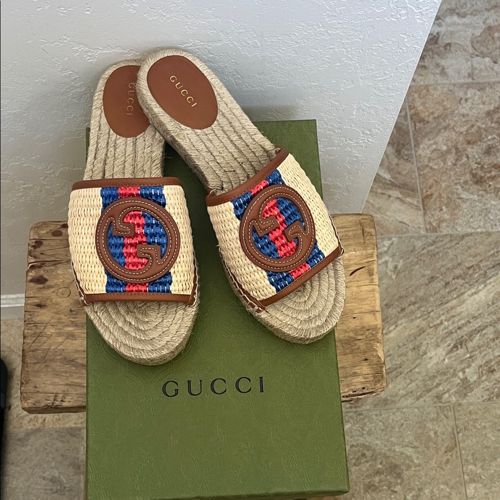 Gucci Women's Beige and Red Espadrille Slides.